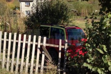 Accident la ieșirea din Vatra Dornei