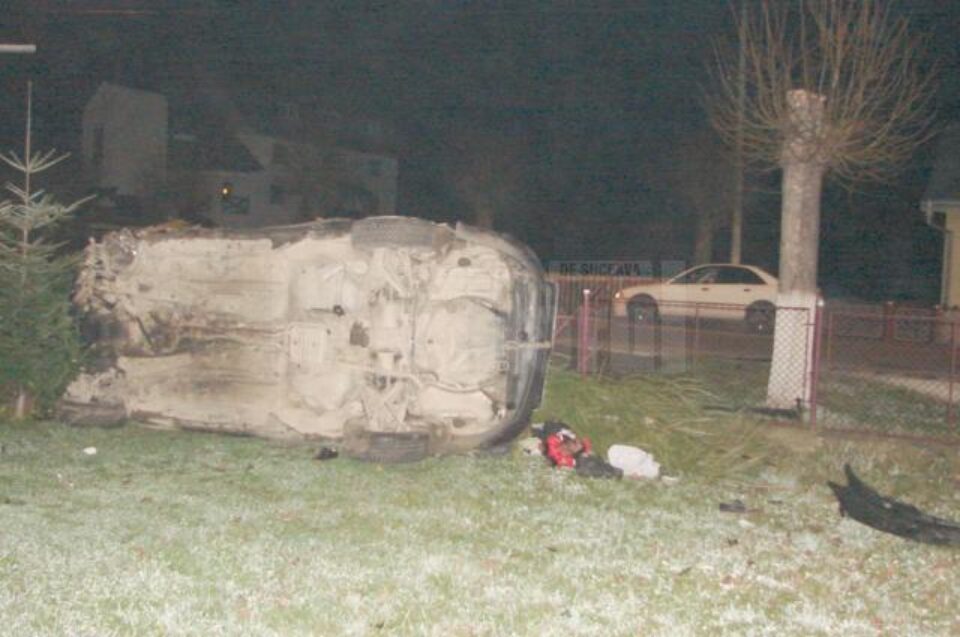 Doi tineri care se îndreptau spre casă au ajuns în comă la spital din cauza vitezei excesive