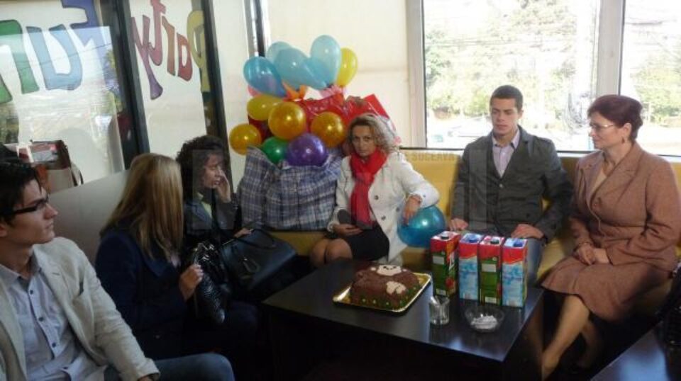Organizația de femei a PSD Suceava a înmânat cadouri și dulciuri copiilor cu autism Organizația de femei a PSD Suceava a înmânat cadouri și dulciuri copiilor cu autism