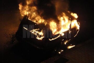 Incendiul a distrus autoturismul în proporție de 80%