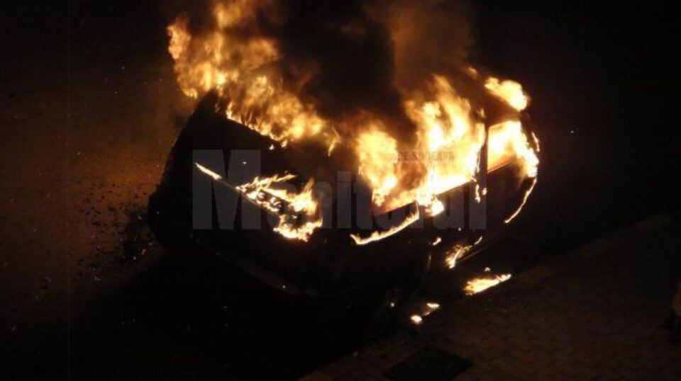 Incendiul a distrus autoturismul în proporție de 80%
