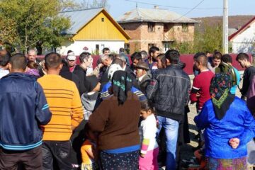 1.300 de țigani cu drept de vot, din cartierul Moldoveni, refuză să voteze la alegerile prezidențiale, în semn de protest față de ceea ce ei numesc nepăsarea autorităților pentru problemele lor