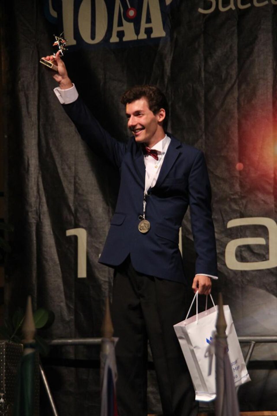 Medalie de aur pentru un tânăr rădăuțean, la Olimpiada Internațională de Astronomie din Kârgâzstan