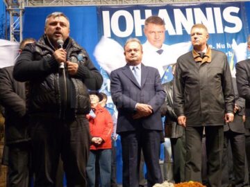 Klaus Iohannis, primit cu entuziasm de câteva mii de suceveni la Marginea și Câmpulung Moldovenesc