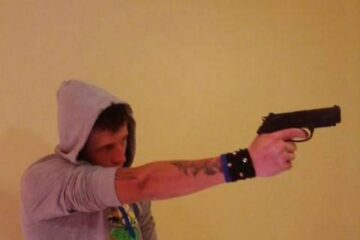 Săvel Ostăcioaie - Fotografie care denotă firea rebelă și înclinația spre violență. Foto: Facebook