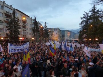 Mii de susținători din zona de munte au venit să-l susțină pe Klaus Iohannis