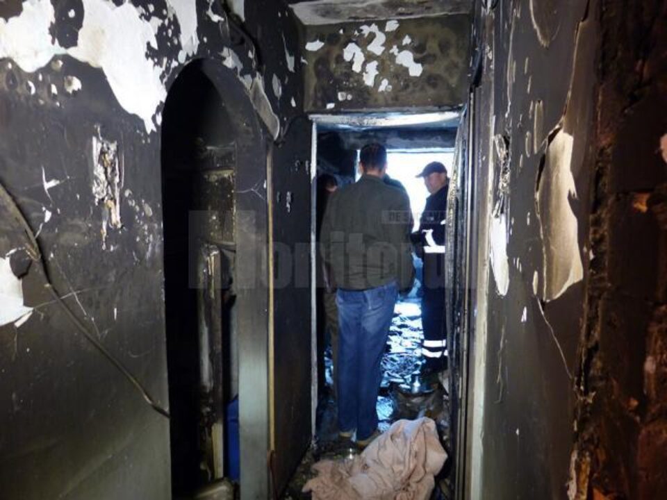 În urma cercetărilor la fața locului, pompierii au stabilit că a fost vorba de o acțiune intenționată În urma cercetărilor la fața locului, pompierii au stabilit că a fost vorba de o acțiune intenționată