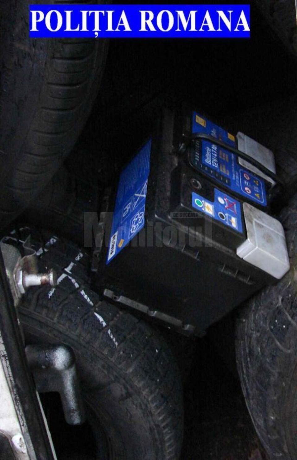 Polițiștii au anunțat vineri că au fost ridicate nu mai puțin de 271 de anvelope auto de diferite mărimi și modele, noi și second hand