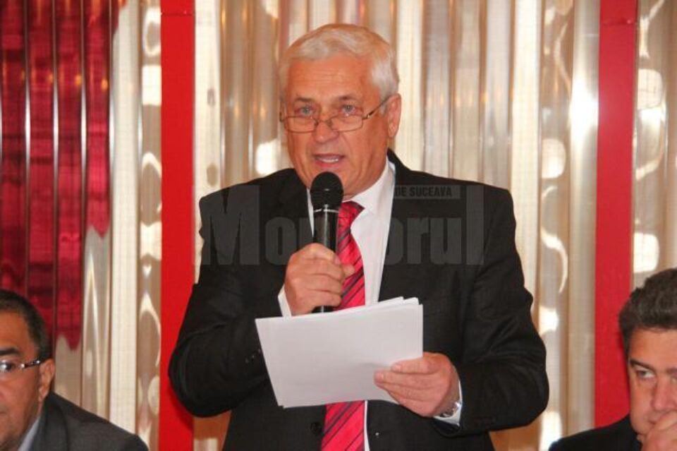 Prof. Gheorghe Lazăr, inspectorul școlar general al Inspectoratului Școlar Suceava Prof. Gheorghe Lazăr, inspectorul școlar general al Inspectoratului Școlar Suceava