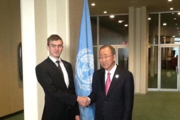 Luca Ciubotaru alături de secretarul general al Națiunilor Unite, Ban Ki-moon