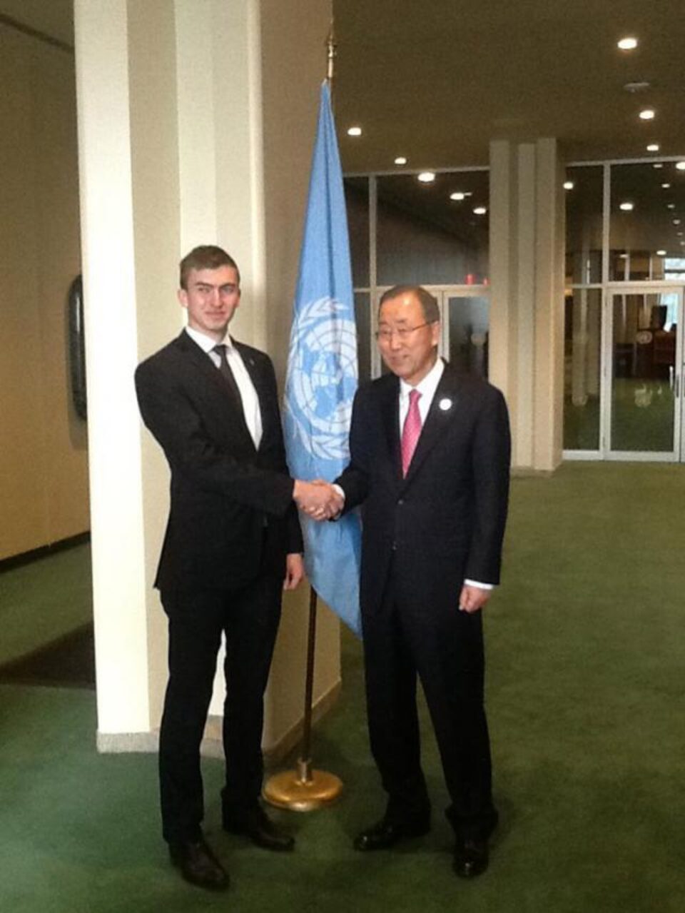 Luca Ciubotaru alături de secretarul general al Națiunilor Unite, Ban Ki-moon