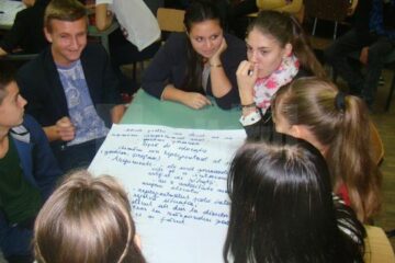 ”Nu ești mai popular prin VIOLENȚĂ”, proiect desfășurat la Colegiul Economic