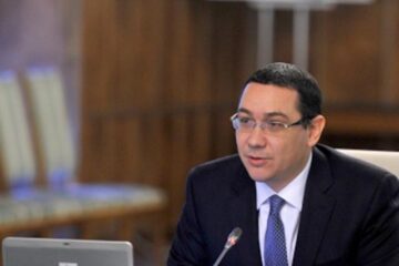 Victor Ponta: „Îi chem pe români alături de mine, să dărâmăm toate aceste ziduri, să fim mândri că suntem români și să facem din nou acea unire de care România are nevoie!”