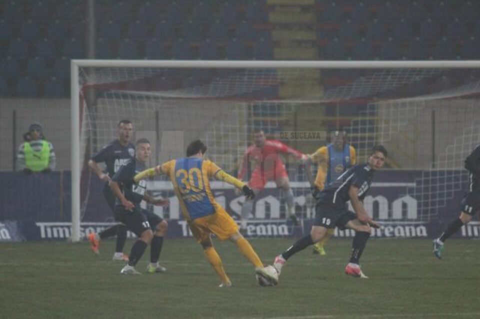 Rapid a pierdut meciul cu Petrolul din Cupa României