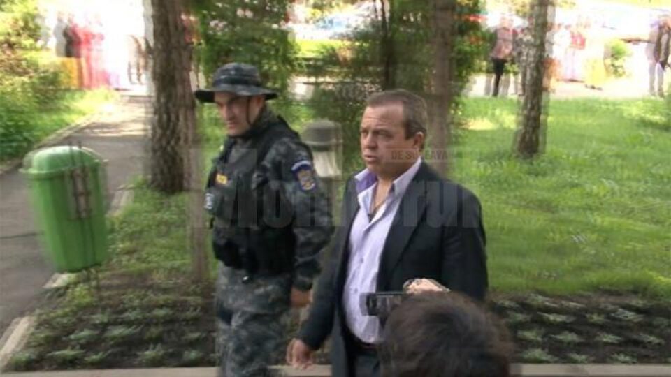 Vasile Florea, patronul Florconstruct, firmă abonată la lucrări prin municipiul Suceava, este la un pas de a fi trimis în judecată Vasile Florea, patronul Florconstruct, firmă abonată la lucrări prin municipiul Suceava, este la un pas de a fi trimis în judecată