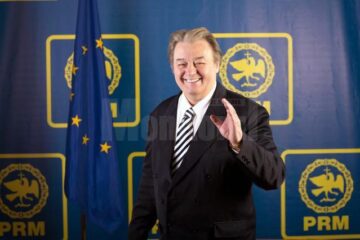 Corneliu Vadim Tudor: „E ridicol când țara e cu ambele picioare în groapa falimentului să vorbesc despre proiecte”