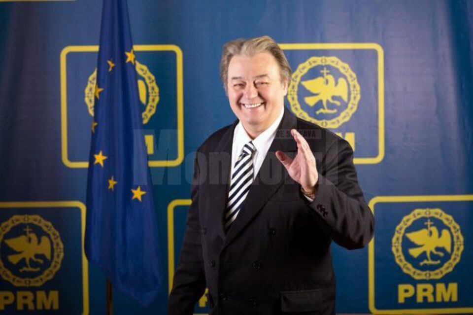 Corneliu Vadim Tudor: „E ridicol când țara e cu ambele picioare în groapa falimentului să vorbesc despre proiecte” Corneliu Vadim Tudor: „E ridicol când țara e cu ambele picioare în groapa falimentului să vorbesc despre proiecte”