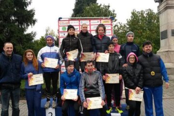 Sportivii de la CSM Suceava, alături de antrenorii Silviu Casandra și Radu Mihalescu