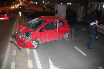 Un autotren condus de un șofer beat s-a răsturnat pe artera principală a Sucevei