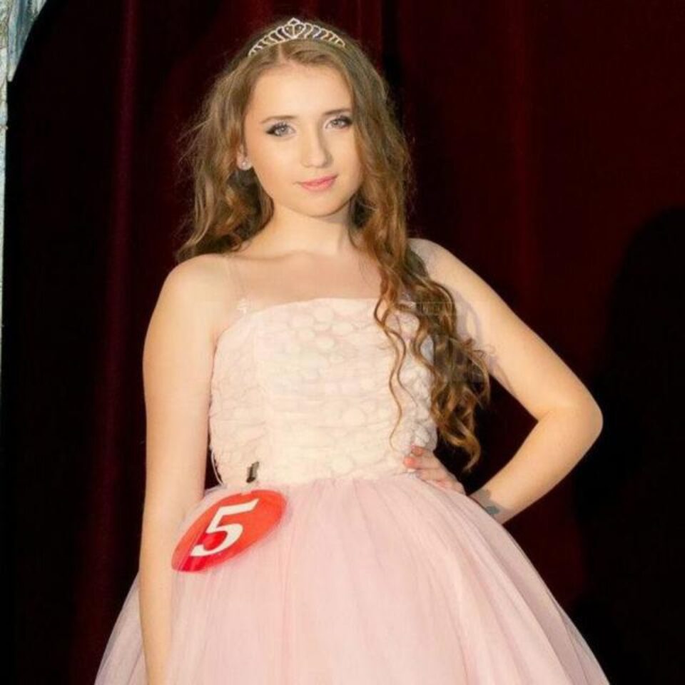 Miss Boboc 2014 este Cristiana Andronachi