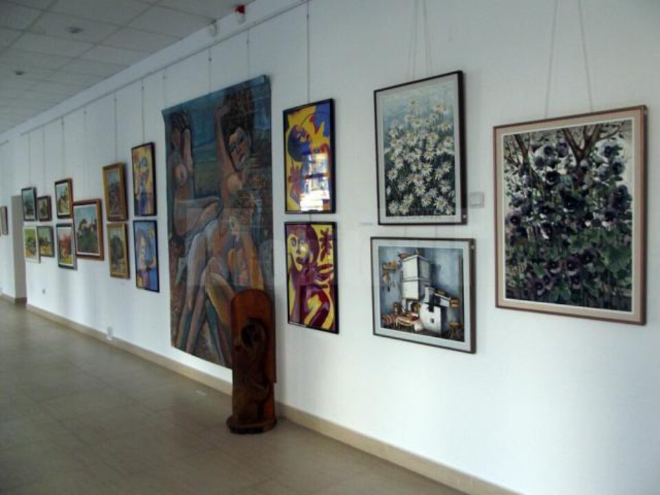 Salonul Național de arte vizuale Interferențe