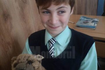 Elevii unei clase a Școlii Gimnaziale din Salcea au adoptat un urs