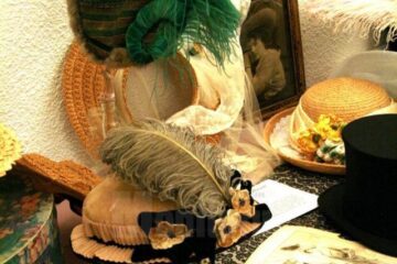 Expoziție de pălării vintage, la Iulius Mall Suceava