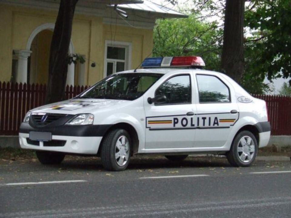 Polițiștii de la patru posturi comunale din județul Suceava nu au mașină de serviciu. Foto suceavapenet.ro