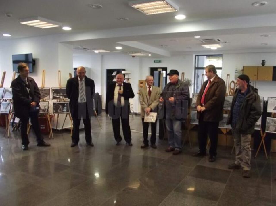 Expoziție de fotografie și lansare de carte