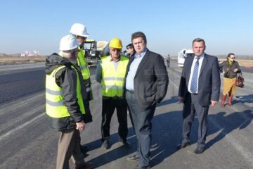 Nechifor a verificat ieri stadiul lucrărilor de asfaltare la pista aeroportului