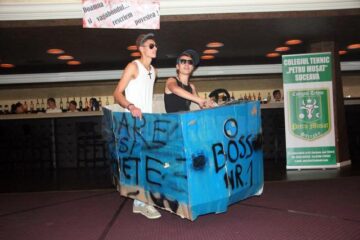 Elevii Colegiului „Petru Mușat” au rescris povestea „Doamnei și Vagabondului”, la Balul Bobocilor