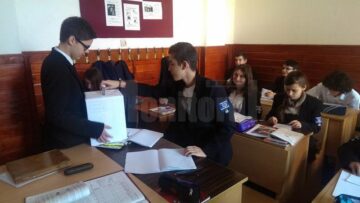 Elevii Colegiului „Eudoxiu Hurmuzachi” și-au desemnat reprezentanții în Consiliul Școlar