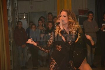 Pantomime, dans și momente în cinstea României Unite, la Balul Bobocilor de la Colegiul Alimentar