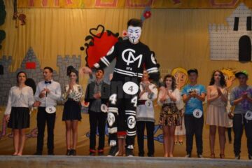 Pantomime, dans și momente în cinstea României Unite, la Balul Bobocilor de la Colegiul Alimentar