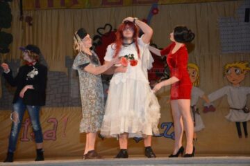 Pantomime, dans și momente în cinstea României Unite, la Balul Bobocilor de la Colegiul Alimentar