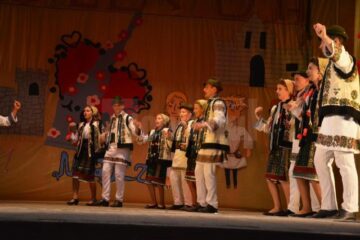 Pantomime, dans și momente în cinstea României Unite, la Balul Bobocilor de la Colegiul Alimentar