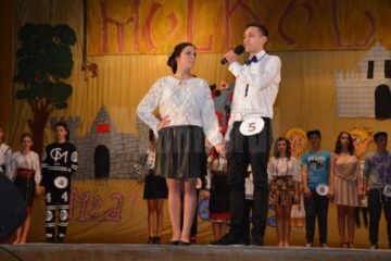 Pantomime, dans și momente în cinstea României Unite, la Balul Bobocilor de la Colegiul Alimentar
