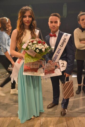 Pantomime, dans și momente în cinstea României Unite, la Balul Bobocilor de la Colegiul Alimentar
