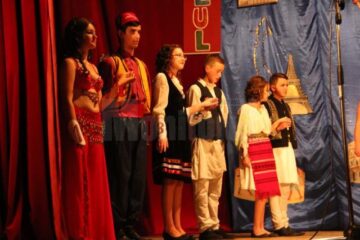Călătorie prin Europa, la Balul Bobocilor organizat de Colegiul Tehnic „Samuil Isopescu”