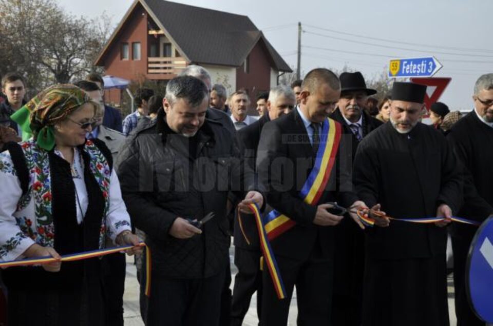 Drumul Adâncata-Fetești, inaugurat de localnici în prezența deputatului PDL Ioan Balan Drumul Adâncata-Fetești, inaugurat de localnici în prezența deputatului PDL Ioan Balan
