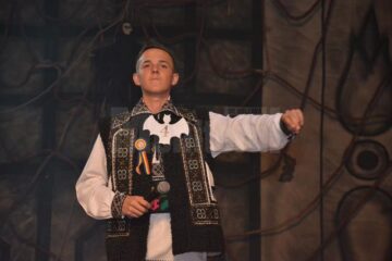 Elevii Colegiului „Mihai Eminescu” și-au ales cei mai frumoși boboci în Hotel Transylvania