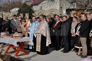 Drumul Adâncata-Fetești, inaugurat de localnici în prezența deputatului PDL Ioan Balan