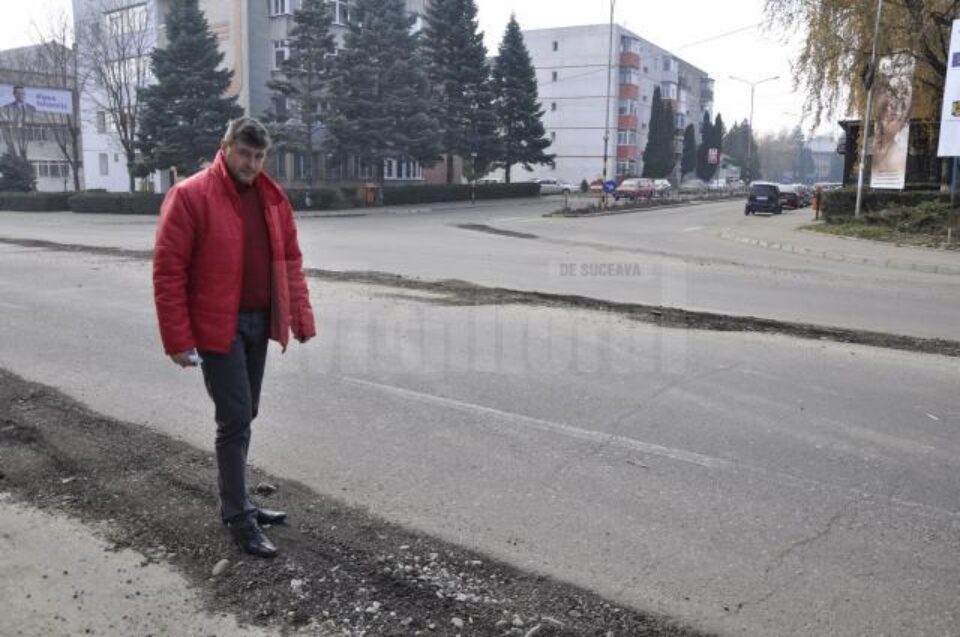 Primarul din Fălticeni, Cătălin Coman, a anunțat că de luni au început lucrările de modernizare a străzii Sucevei din acest municipiu