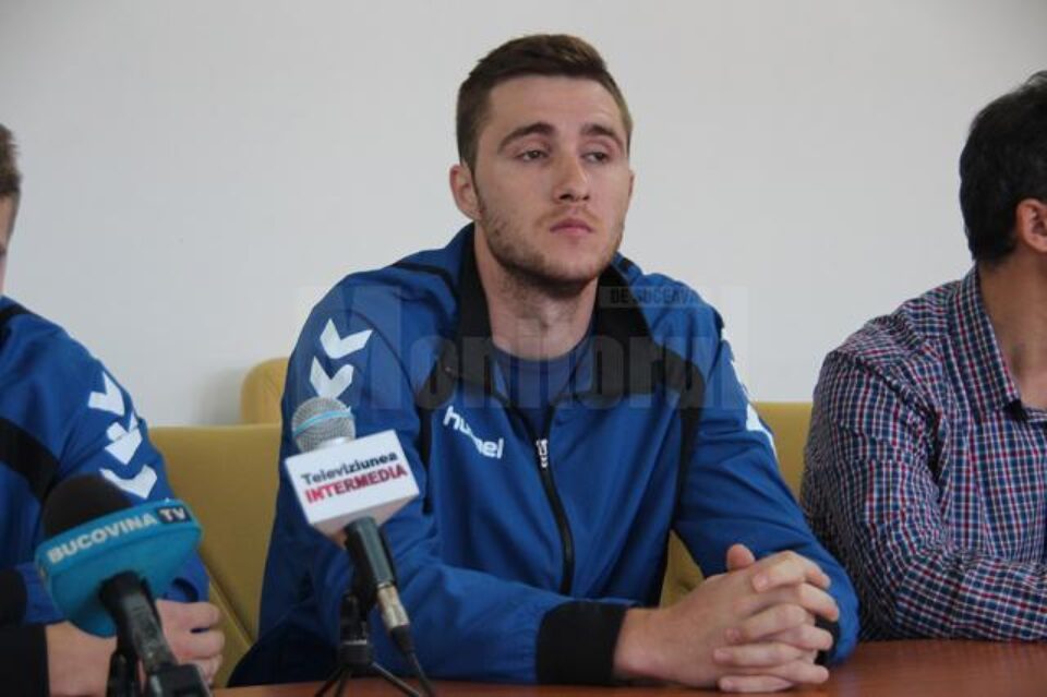 Portarul Cristian Vasile Tcaciuc a plecat în Ungaria pentru a se opera de hernie de disc Portarul Cristian Vasile Tcaciuc a plecat în Ungaria pentru a se opera de hernie de disc