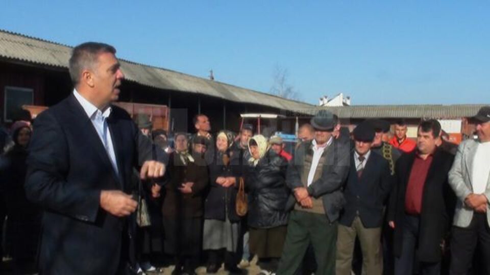 Președintele Camerei Deputaților, Valeriu Zgonea, s-a aflat luni în județul Suceava pentru a susține candidatura liderului PSD, Victor Ponta, pentru funcția de președinte al României