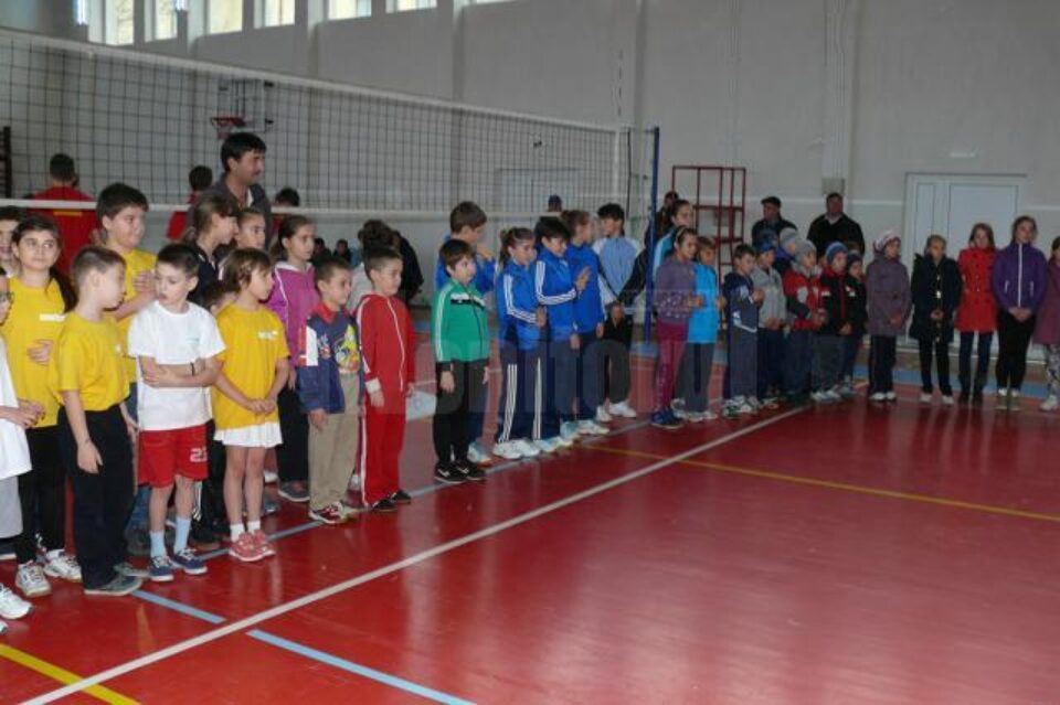 Cupa Nada Florilor la badminton a adunat la start 60 de sportivi din patru județe ale Moldovei Cupa Nada Florilor la badminton a adunat la start 60 de sportivi din patru județe ale Moldovei