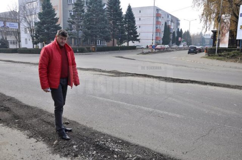 Primarul din Fălticeni, Cătălin Coman, a anunțat că de luni au început lucrările de modernizare a străzii Sucevei din acest municipiu