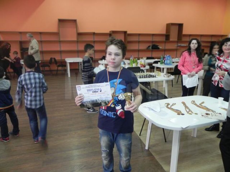 Concursul de șah de la Iulius Mall a atras un număr mare de copii