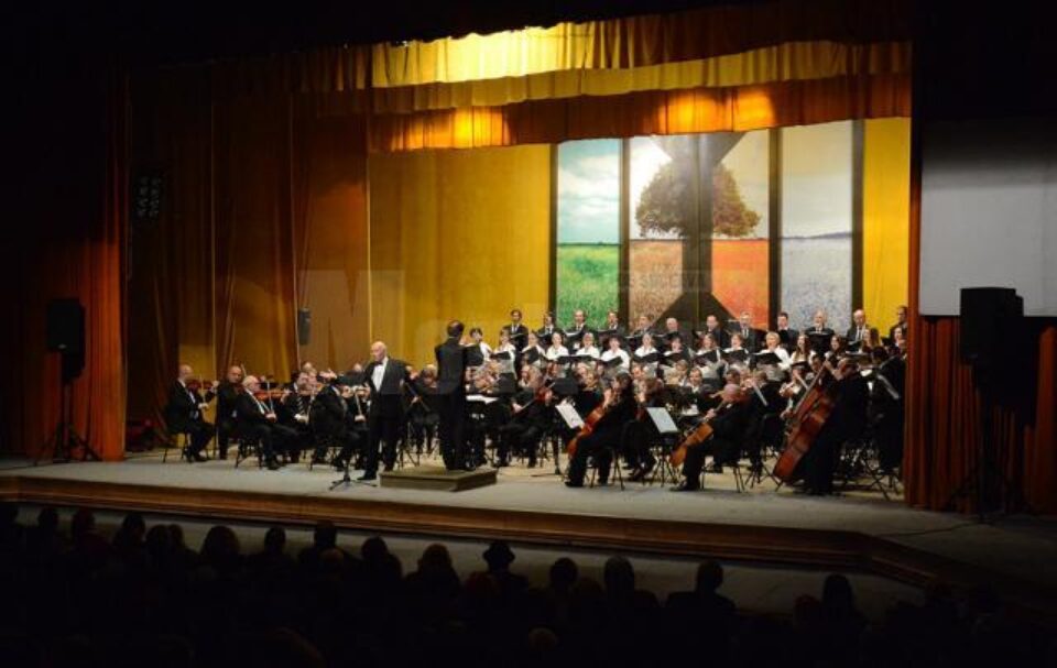 Maestrul Tudor Gheorghe a reunit în două ore de spectacol anotimpurile din poezia românească