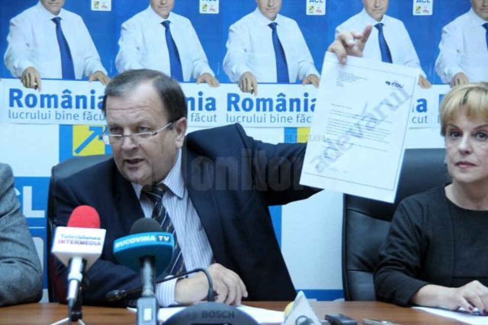 Gheorghe Flutur a prezentat, ieri, scrisoarea de susținere pe care i-a trimis-o cancelarul german Angela Merkel lui Klaus Iohannis, în data de 28 octombrie a.c. Gheorghe Flutur a prezentat, ieri, scrisoarea de susținere pe care i-a trimis-o cancelarul german Angela Merkel lui Klaus Iohannis, în data de 28 octombrie a.c.
